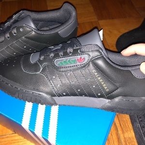 YEEZY POWERPHASE